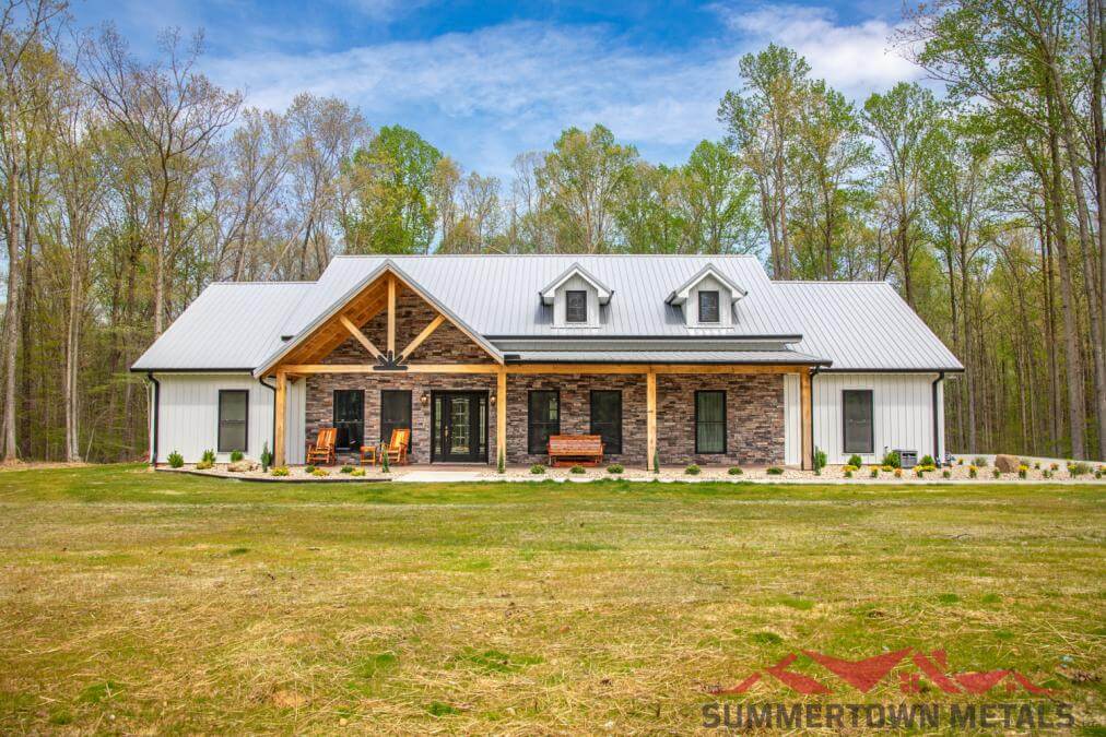 Robertson Deluxe Barndominium | 2,250 sq. ft. 4 bed 2 bath home