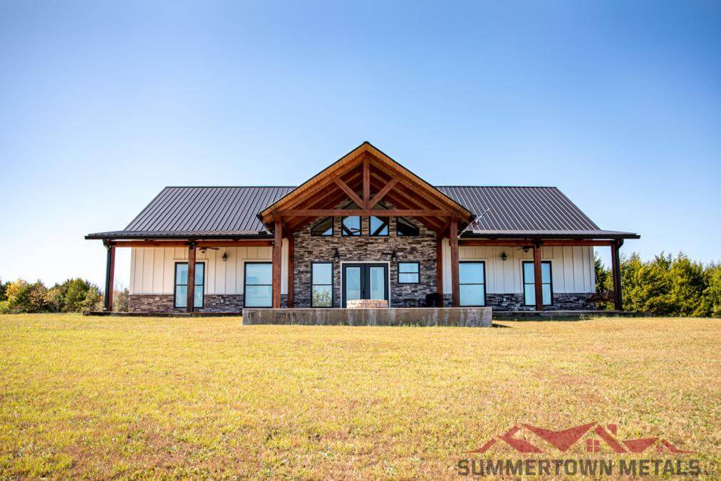 Rocky Top Barndo // 2,328 sq ft. 3 bed/2bath barndominium