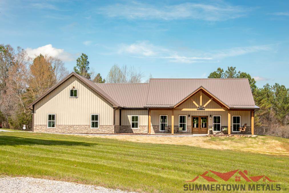 The Pettus Barndominium | 2,688 sq. ft. 3 bed / 2.5 bath Home with enclosed garage